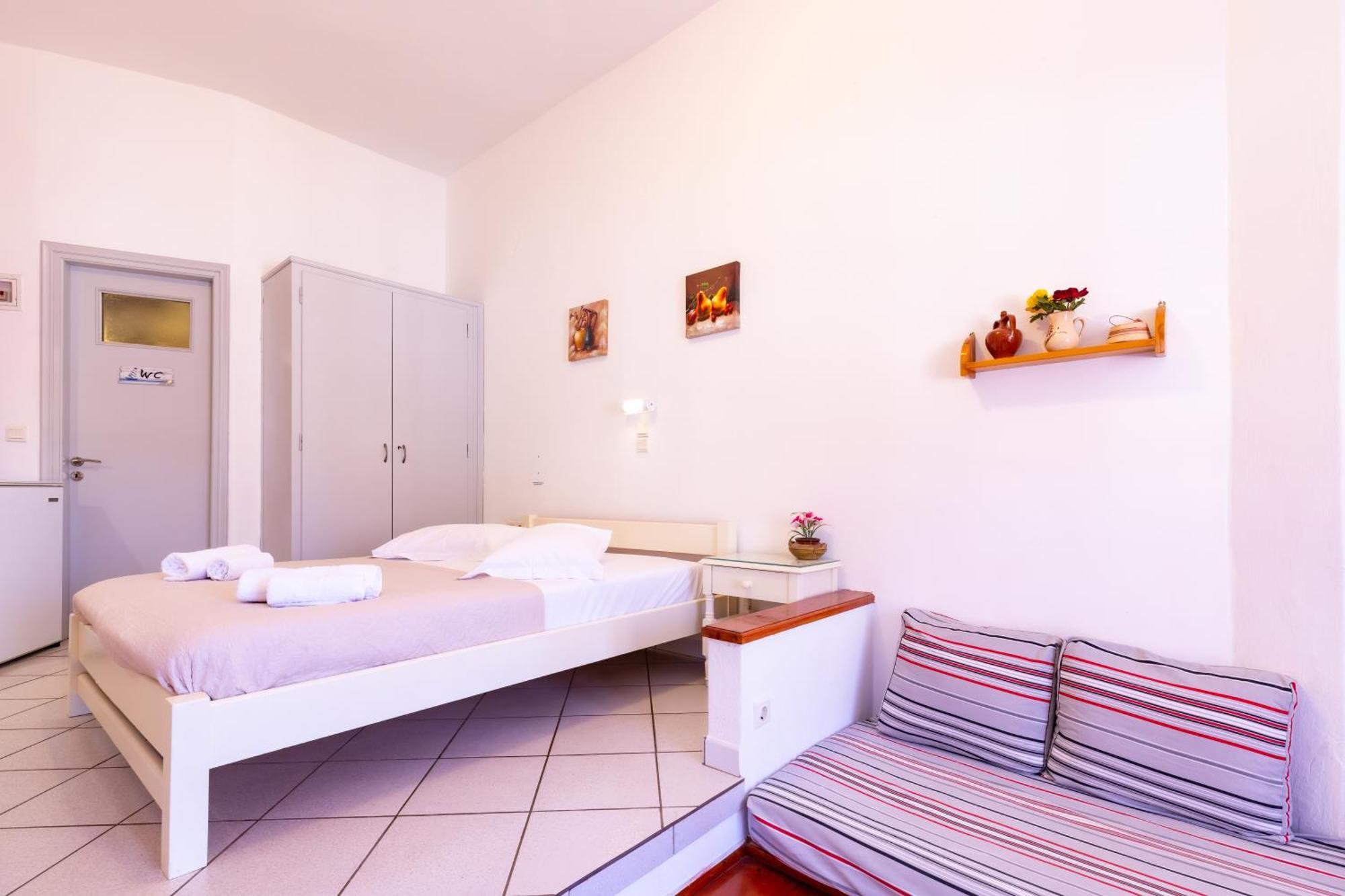 Froudi Rooms Kamares  Bagian luar foto