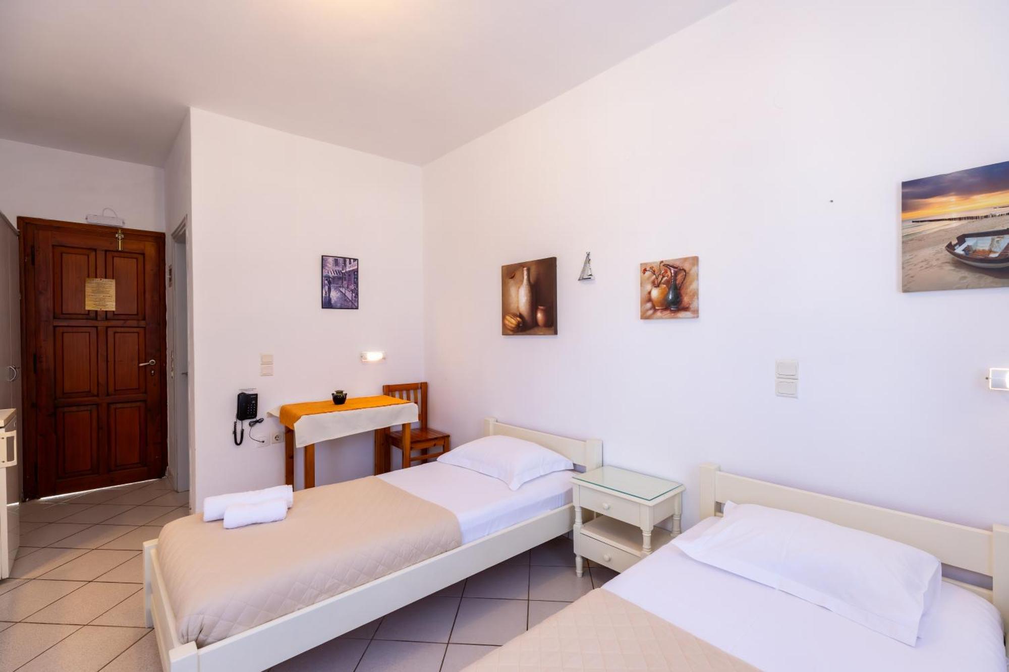 Froudi Rooms Kamares  Bagian luar foto