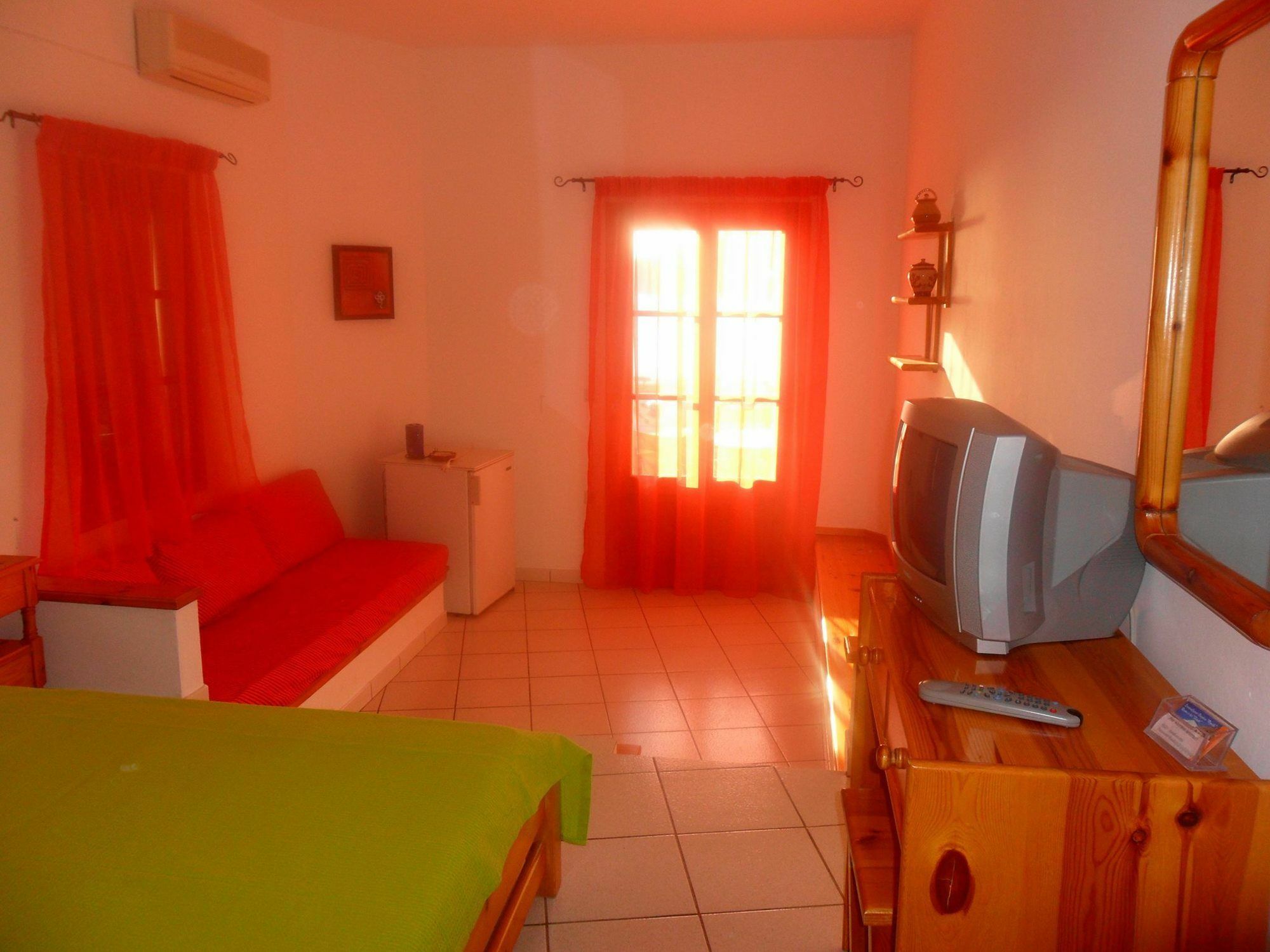 Froudi Rooms Kamares  Bagian luar foto